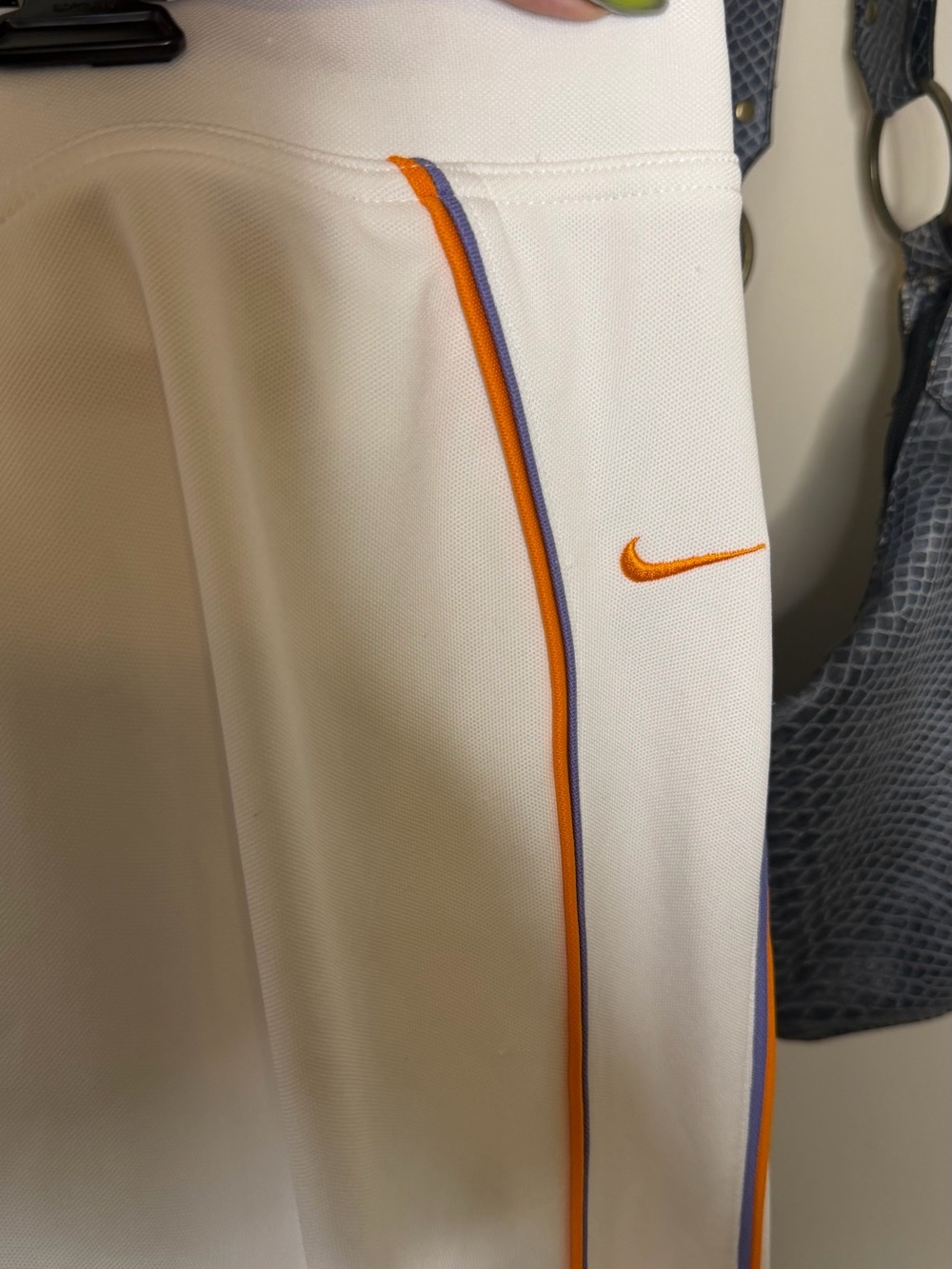 Vtg Nike White Wide Leg Capris with Orange and Purple Trim - Size XL
